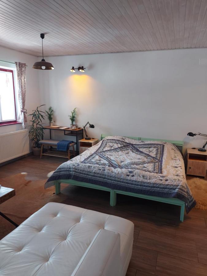 Pr' Sovarjo Apartment *